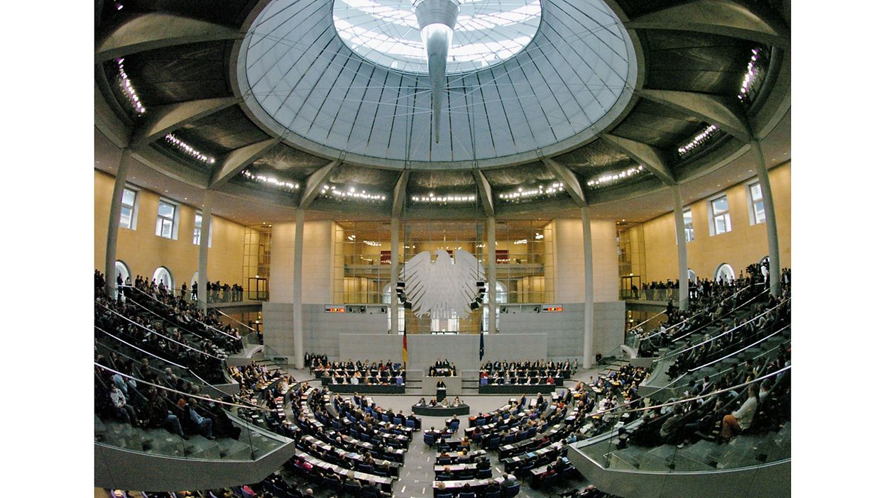 Deutscher Bundestag - Das Grundgesetz Für Die Bundesrepublik Deutschland