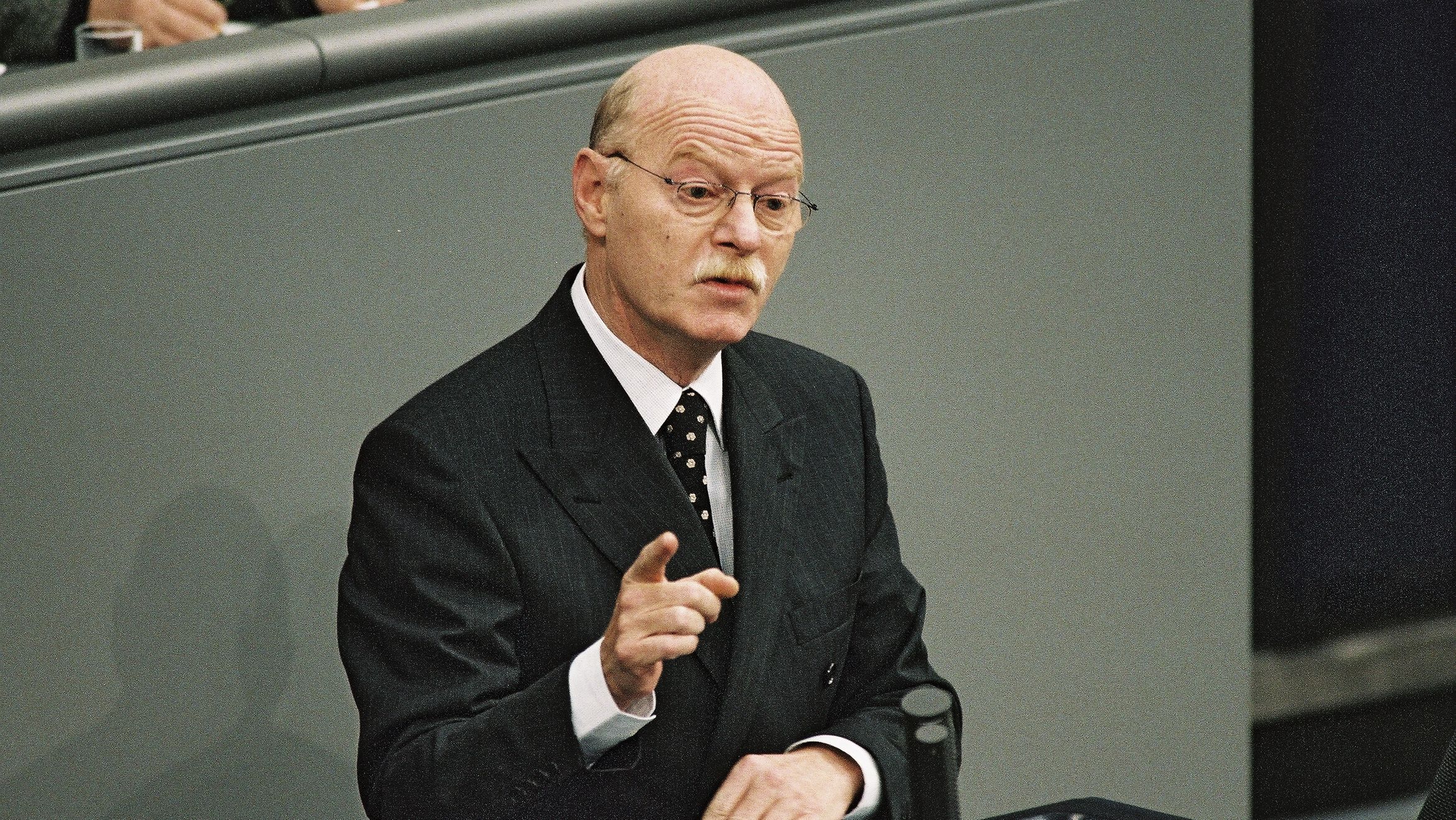 Deutscher Bundestag - Gerhard Schröders Vertrauensfrage (2001)