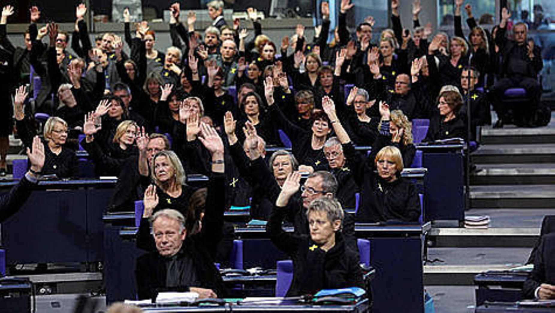 Deutscher Bundestag - Die Beschlüsse des Bundestages am 30. Juni und 1