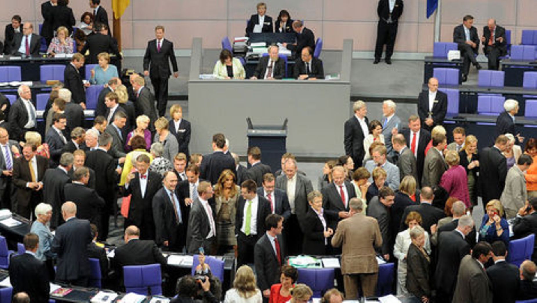 Deutscher Bundestag - Die Beschlüsse Des Bundestages Am 1. Und 2. Dezember