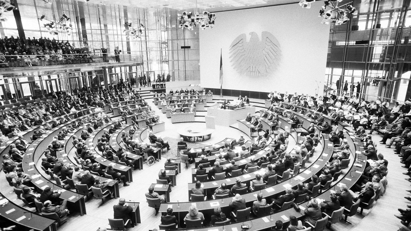 Deutscher Bundestag - Vor 30 Jahren: In Bonn Wird Der Neue Plenarsaal ...