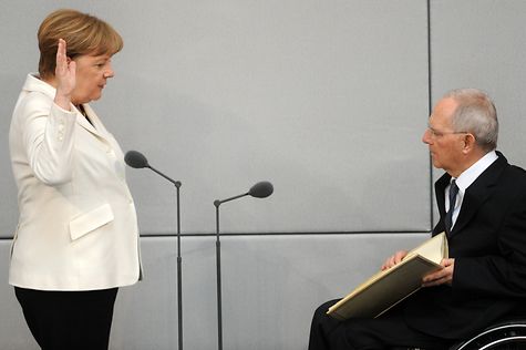 Deutscher Bundestag - Angela Merkel Als Bundeskanzlerin Vereidigt