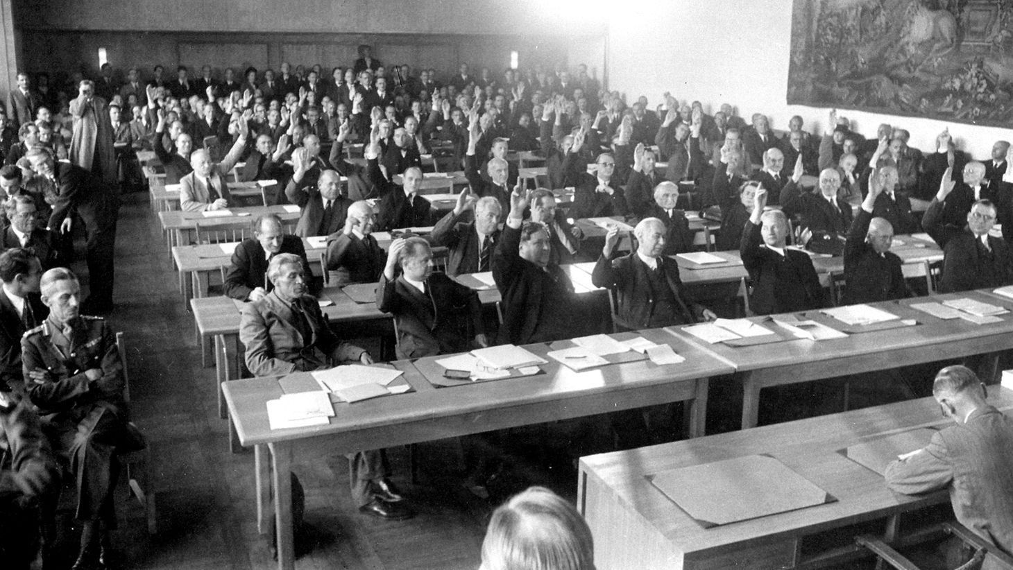 Deutscher Bundestag - Vor 70 Jahren: Bonn Wird Sitz Des ...