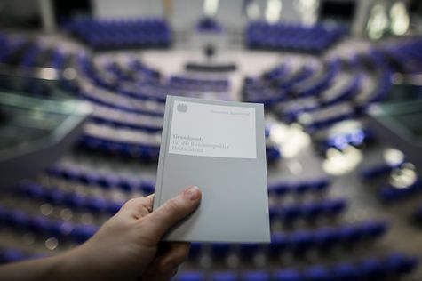 Deutscher Bundestag - Linke Will „Grundrechte Für Alle“