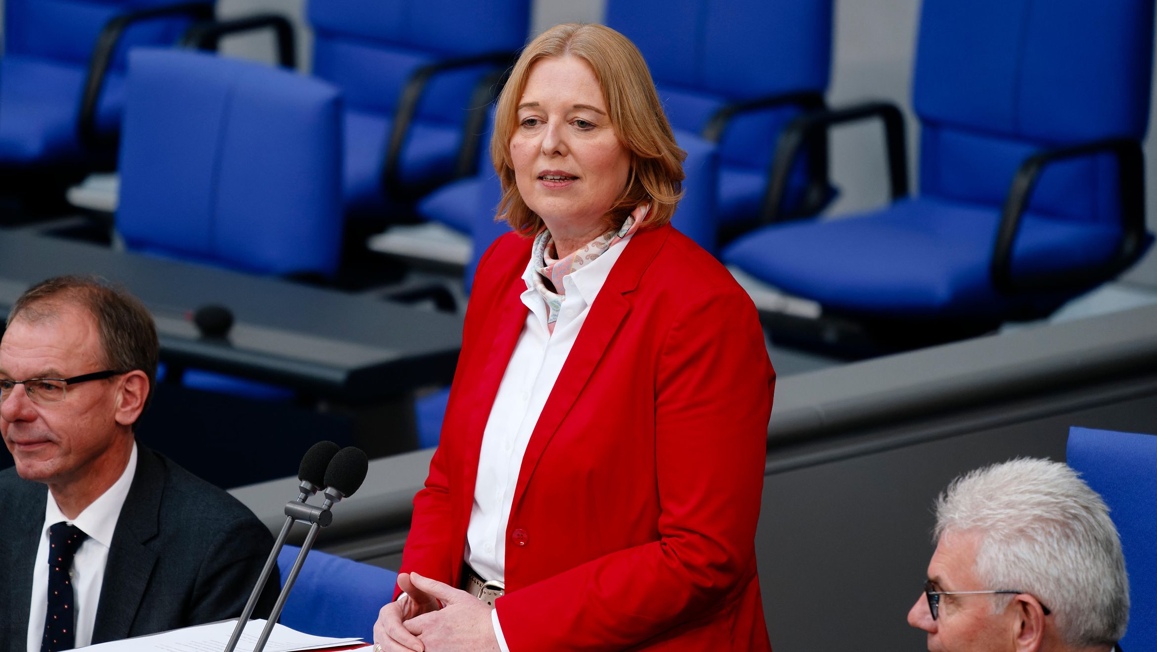 Deutscher Bundestag - Rückblick Auf Ein Wechselhaftes Parlamentsjahr 2021