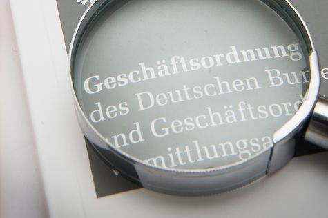 Deutscher Bundestag - Bundestag Beschließt Erweiterung Der Tagesordnung