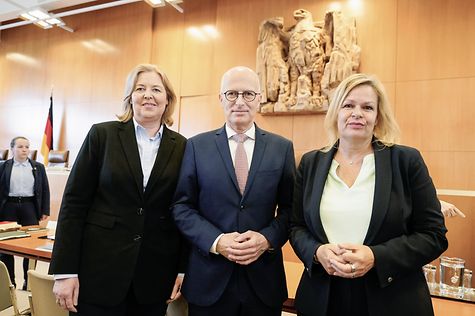 Deutscher Bundestag - Bundestagspräsidentin Bei Mündlicher Verhandlung ...