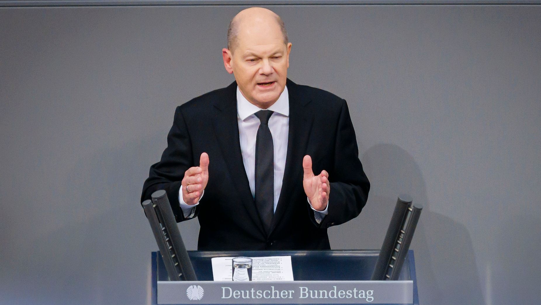 Deutscher Bundestag - Merz In Der Generaldebatte: Unser Land Erstickt ...